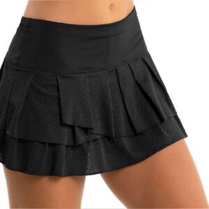 LUCKY IN LOVE WAVY PLEAT TIER SKIRT MED.